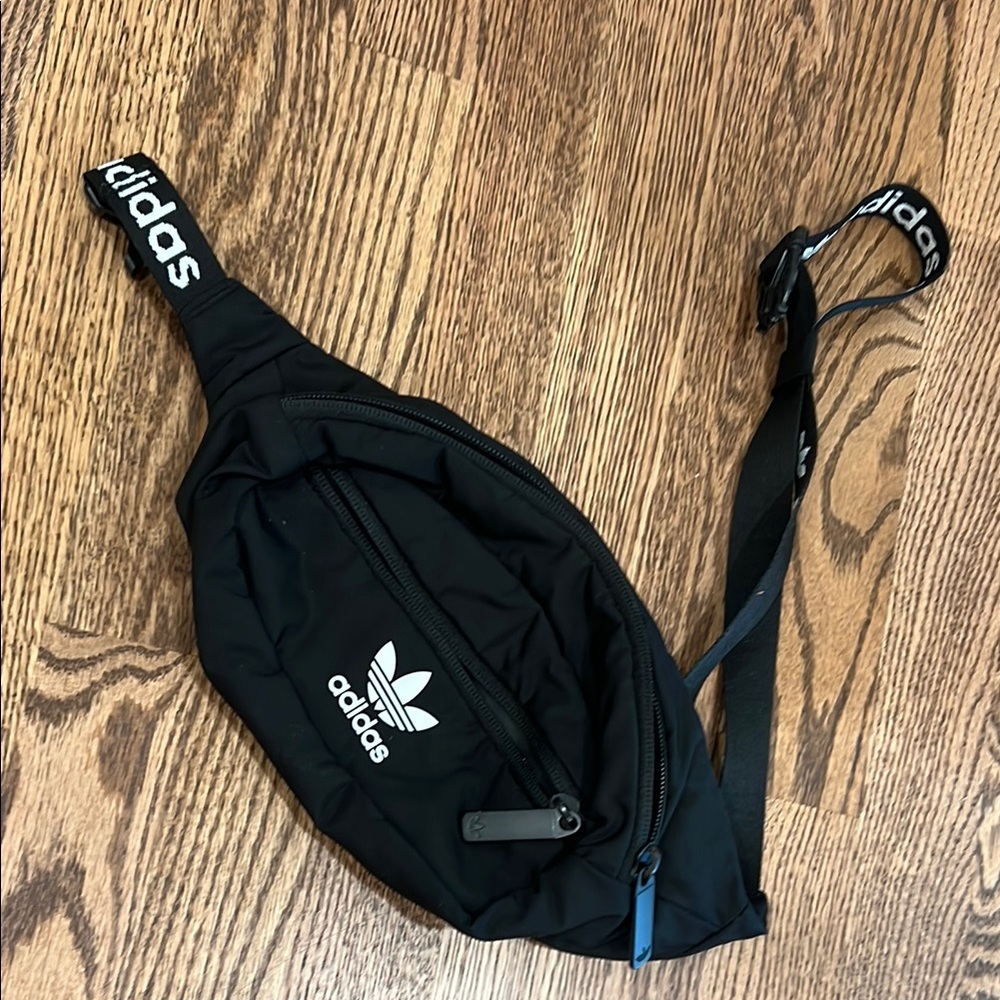 NEVER WORN * Adidas Black Fanny Pack / Belt Bag Sporty